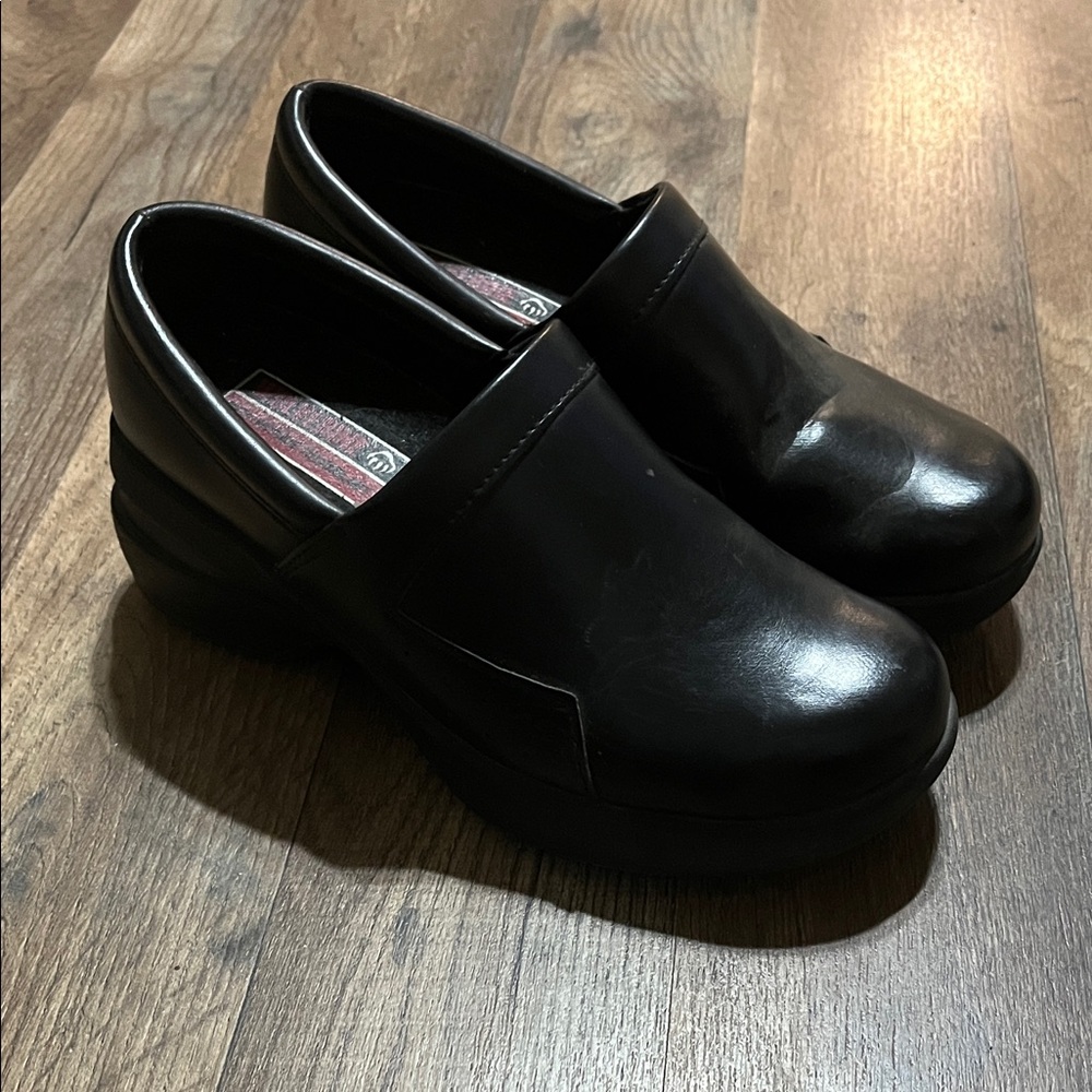 Wolverine Black Leather Women's Slip-Ons